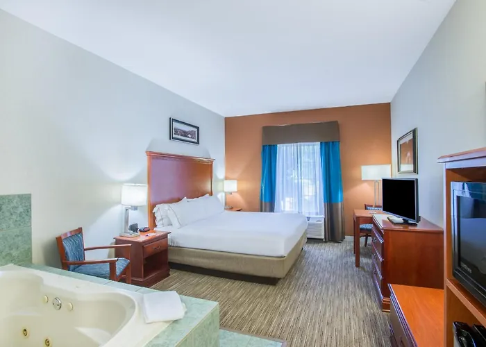 Holiday Inn Express Hotel & Suites Brattleboro By Ihg