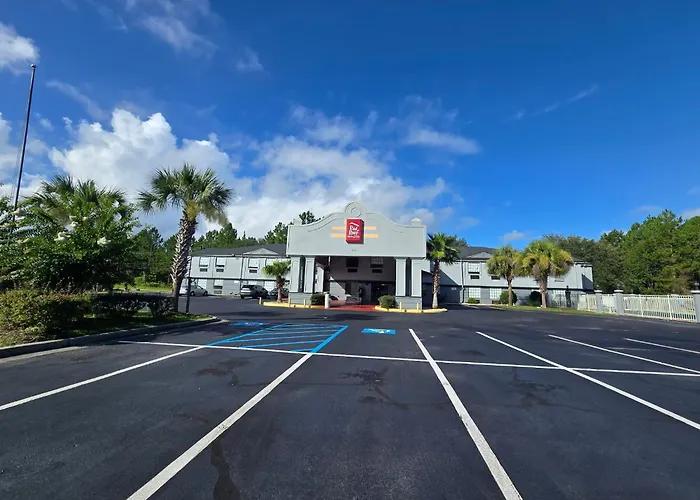 Red Roof Inn & Suites Hinesville
