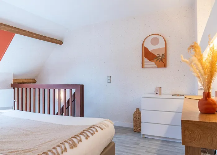Logis Latitude Ouest Hotel Restaurant & Spa