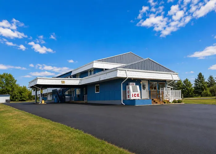 Oyo Landmark Inn Oskaloosa Near Hwy 63