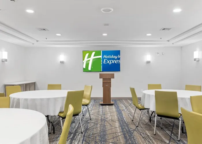 Holiday Inn Express Hartford-Newington By Ihg