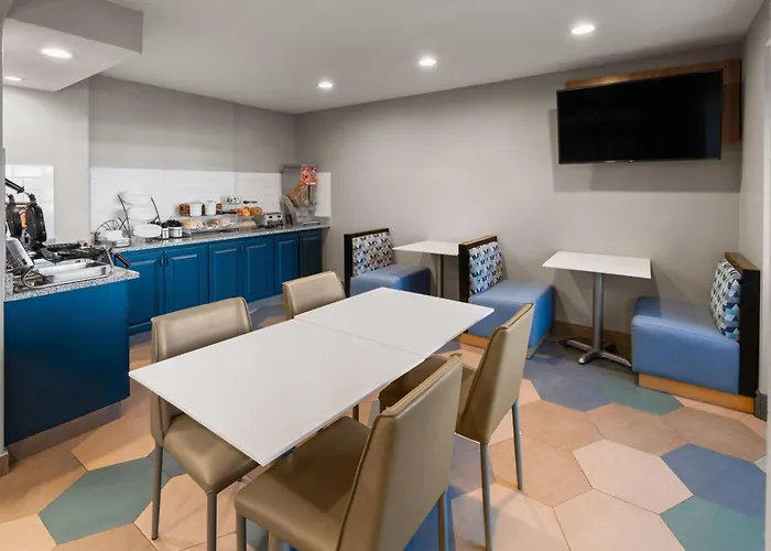 Microtel Inn & Suites By Wyndham Denver Airport