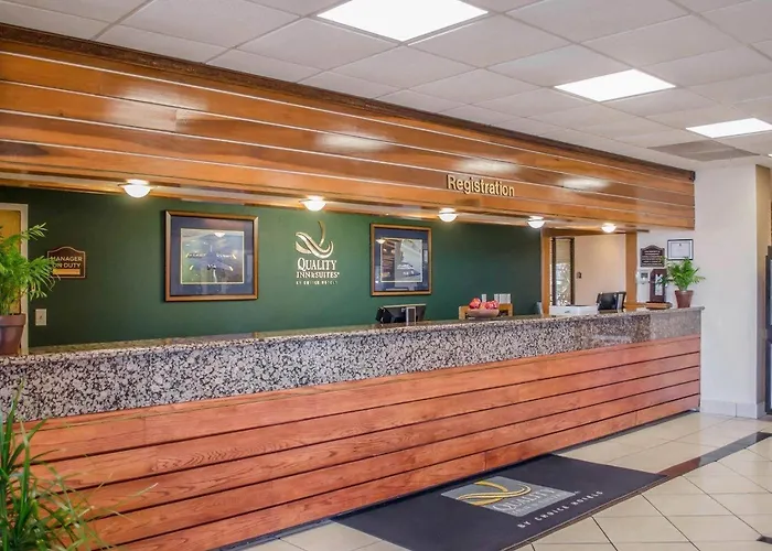 Quality Inn & Suites Pensacola Bayview