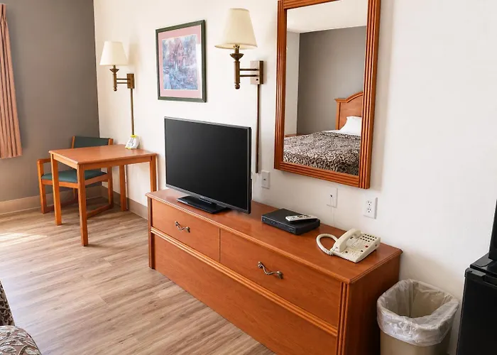 Days Inn By Wyndham Fargo Casselton Waterpark