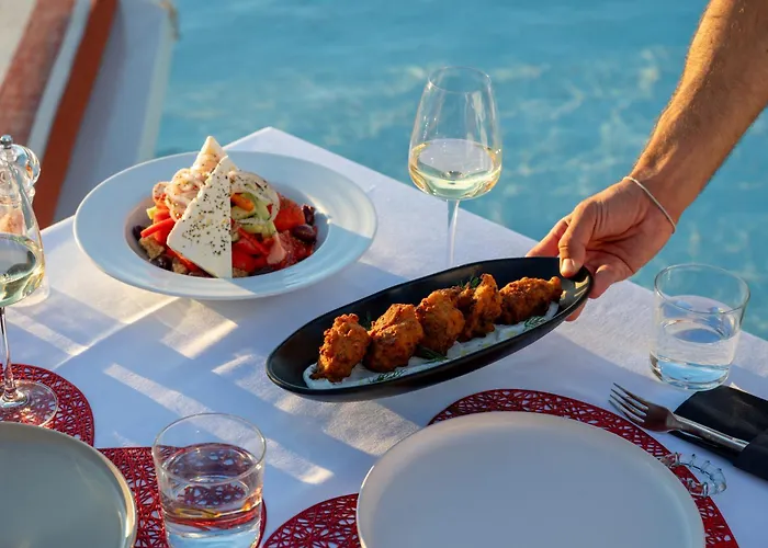 Alti Santorini Luxury Suites (Adults Only)