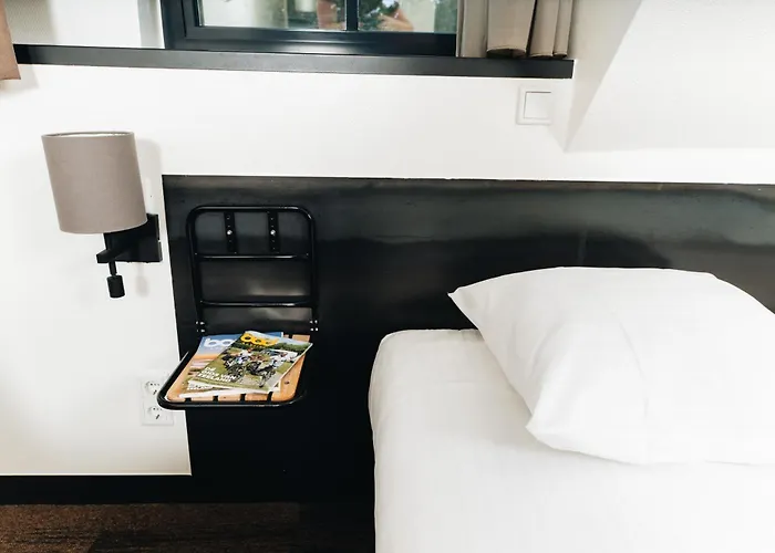 Hotel Blooker