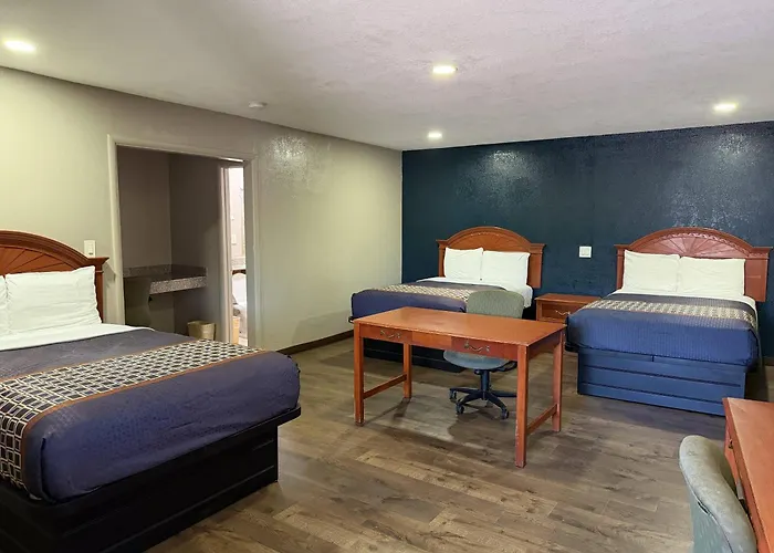 Rodeway Inn & Suites