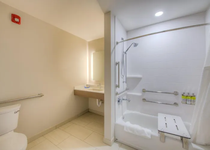 Holiday Inn Express & Suites - Remington By Ihg