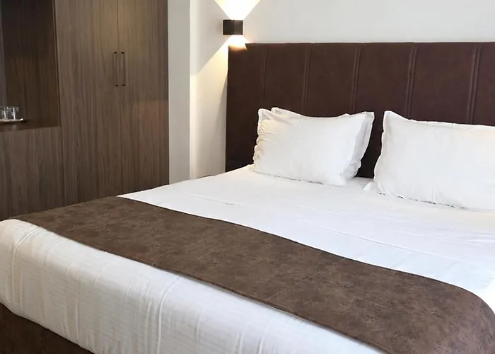 Qama Hotel