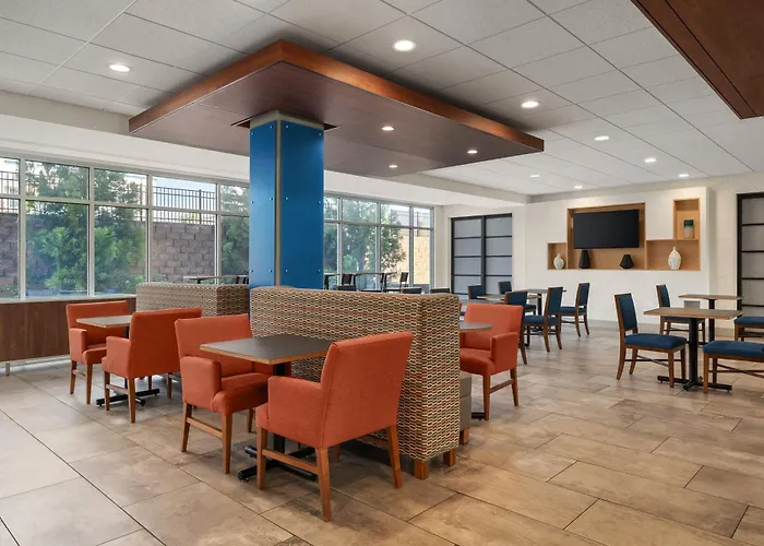 Holiday Inn Express & Suites - Staunton By Ihg