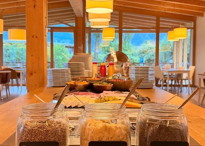 Seehotel Am Hallstaettersee Modern Rooms With Ac