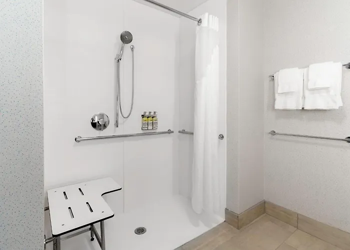 Holiday Inn Express & Suites - Milwaukee West Allis By Ihg