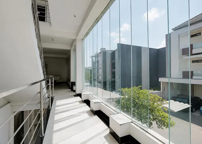 Hotel O Near Ciputra Hospital Formerly Veloura Living Citraland