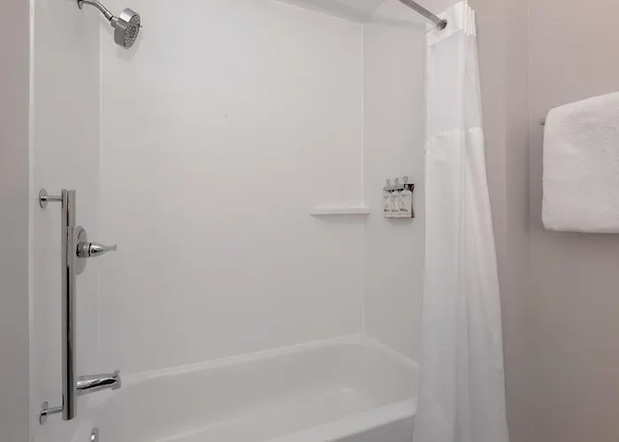 Holiday Inn Express & Suites Alton St Louis Area By Ihg