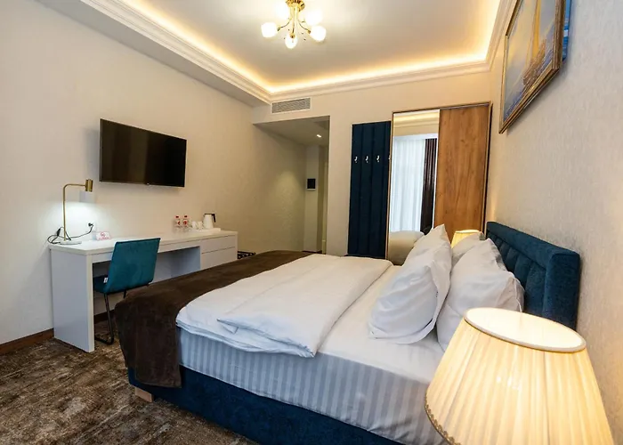Garnet Mir Hotel