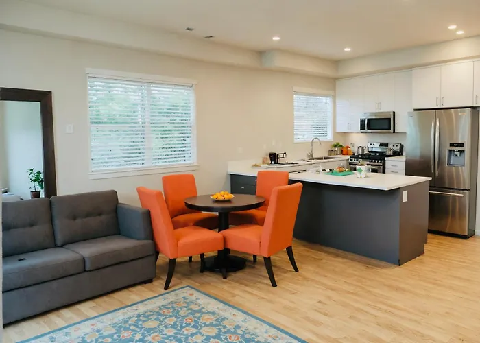 Hollywood Boutique Residences With Free Parking