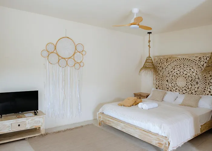 Costa Magica - Romantic Ocean Boutique Hotel & Club