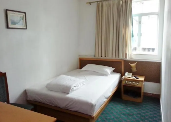 Man Va Hotel
