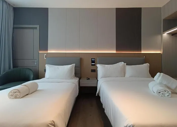 J Hotel