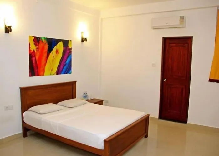 Oyo 246 Roy Villa Beach Hotel