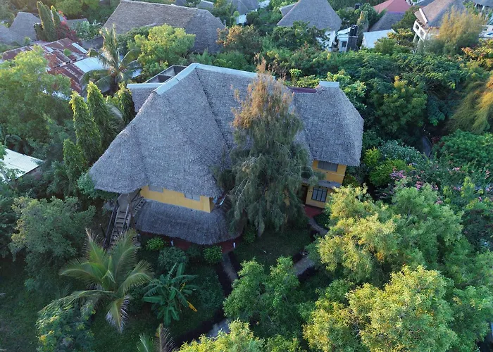 Tropinest Bungalows & Hostel