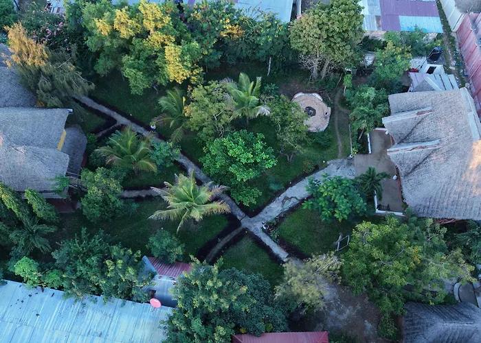 Tropinest Bungalows & Hostel