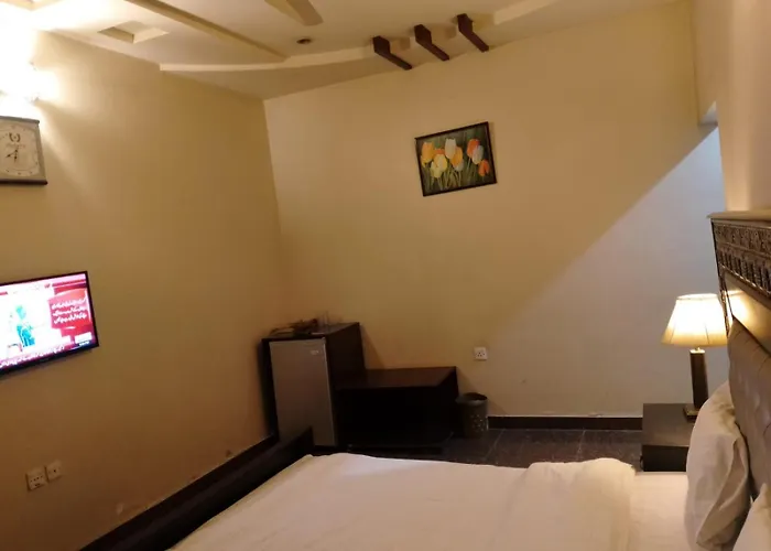 Midway Hotel Sadiqabad Ryk