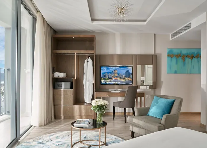 Emerald Wave Suites Seaview