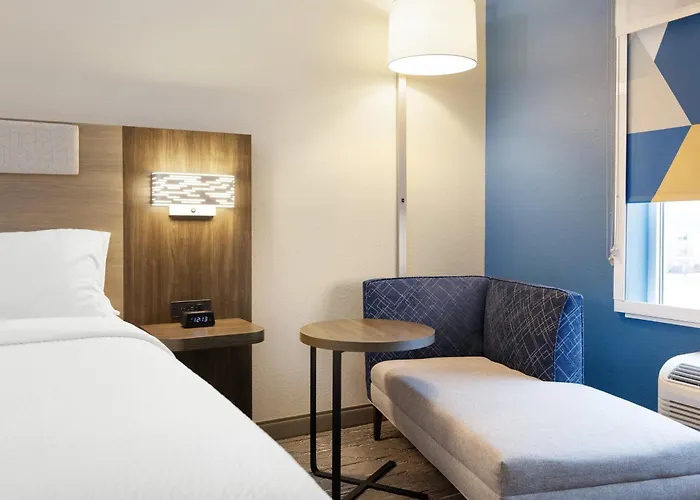 Holiday Inn Express & Suites Stevensville - Benton Harbor By Ihg
