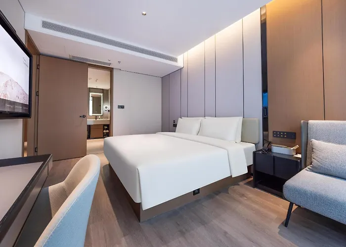 Atour Hotel Tianjin Wudadao Tonglou Subway Station