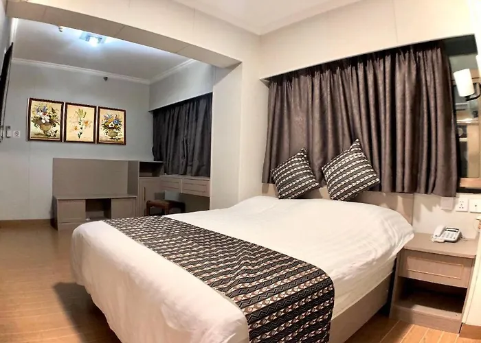 Holiday Hotel