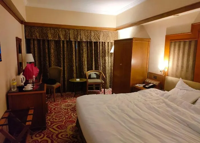 Holiday Hotel