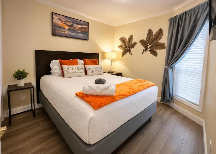 This Could Be Your View Every Night Of Your Stay!! Cozy, Comfy Remodeled Condo!