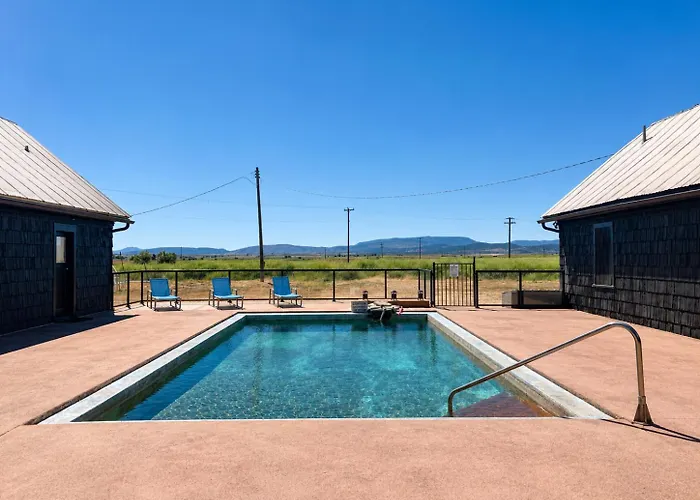 Hunter'S Hot Springs Resort