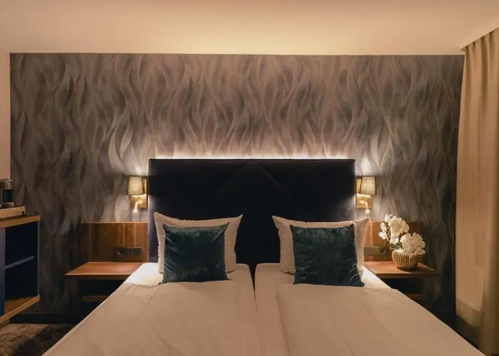 Hotel & Restaurant Rose Frank Land, La Mama Elfriede Land Loungerie & Bar Neueroeffnung Ab 2027