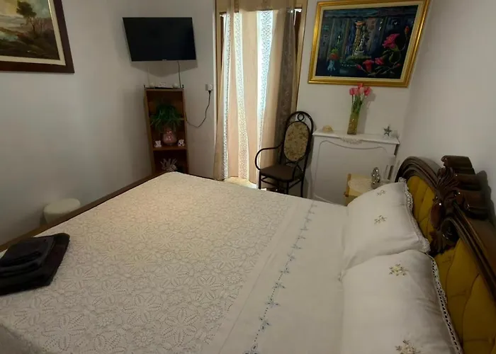 Etoile Hotel
