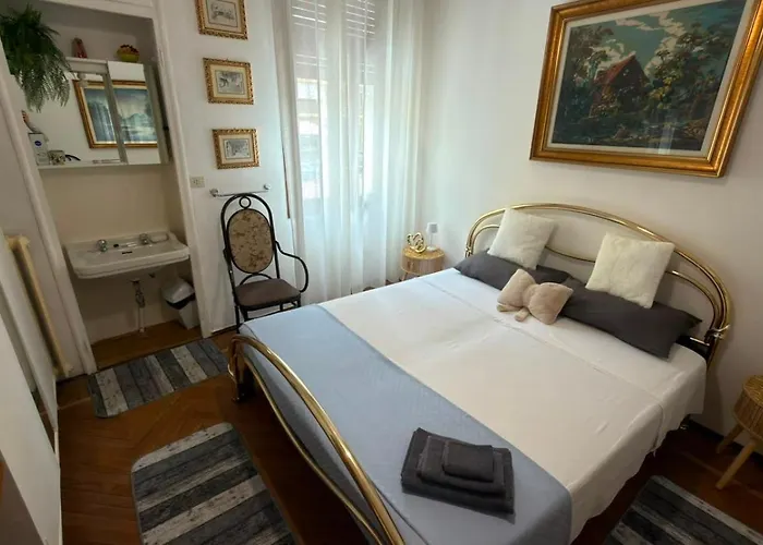 Etoile Hotel