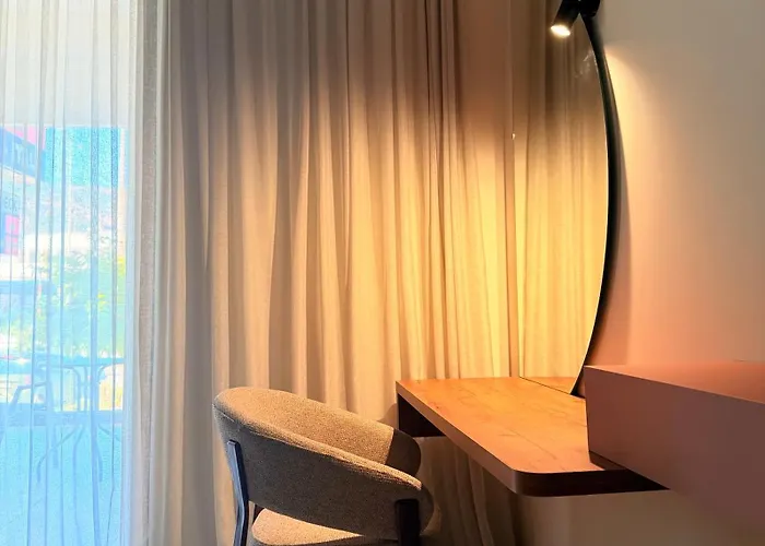 S S Sophie's Suites
