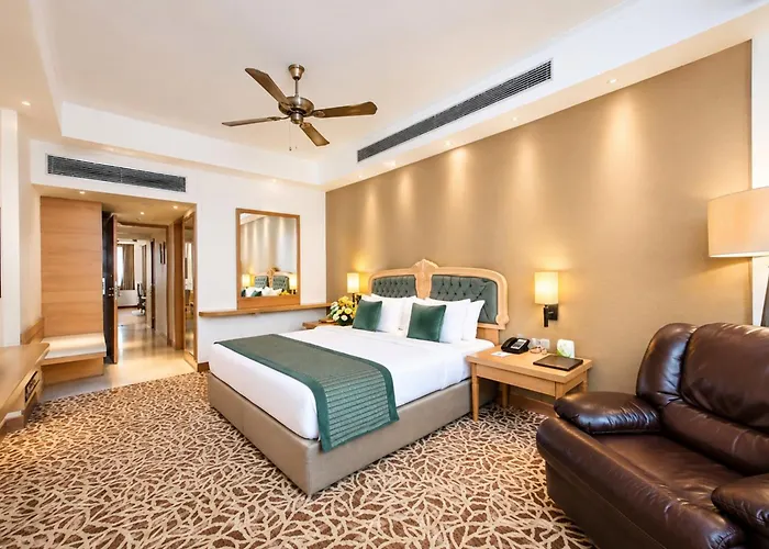 The Cr Pearl Suites Puri - Premium Stay With Swimming Pool & Parking, Restaurant Facilities