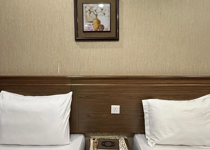Town House Hotel - Shuttle Service To Haram