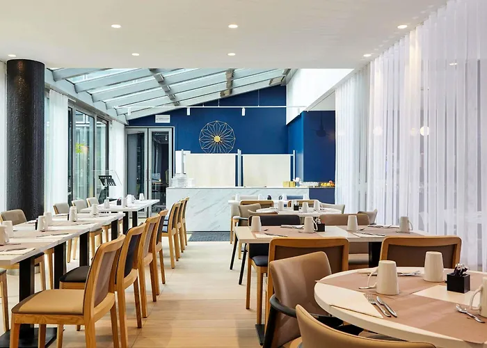 Mercure Paris La Defense Grande Arche
