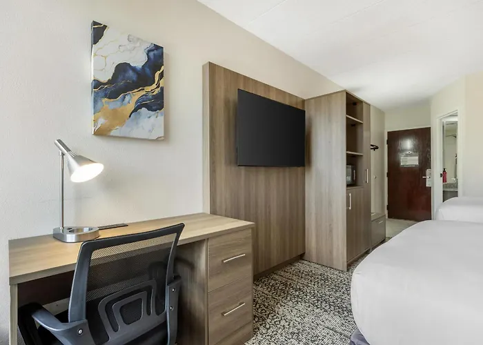 Surestay Plus Hotel By Best Western Chicago Lombard