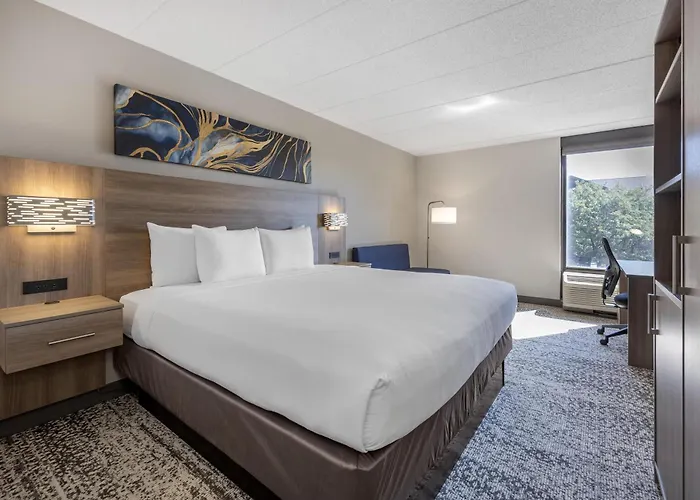 Surestay Plus Hotel By Best Western Chicago Lombard