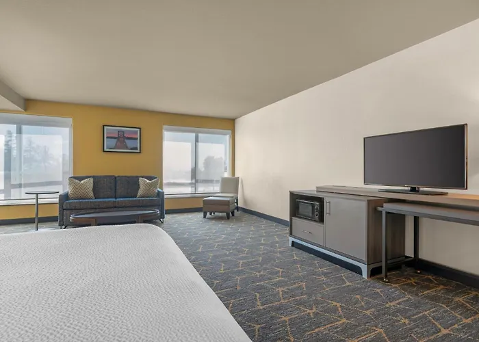 Holiday Inn & Suites Oakland - Airport By Ihg