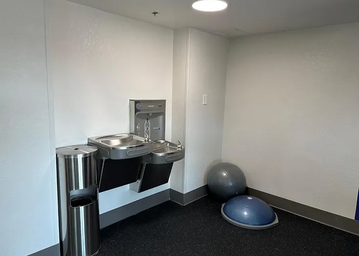 Holiday Inn Express & Suites Eden Prairie - Minneapolis By Ihg