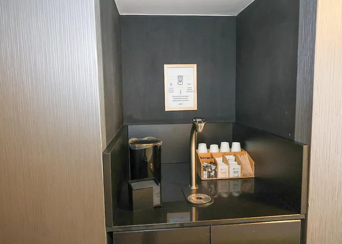Hotel Gat Point Charlie