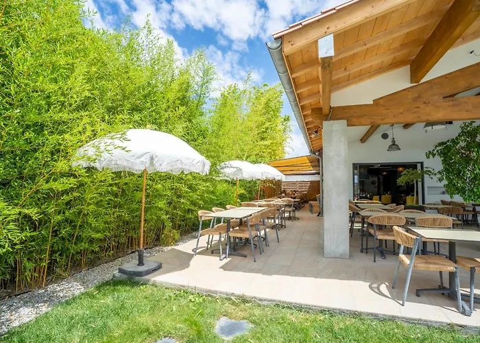 Logis Hotel Restaurant Le Clos Fleuri