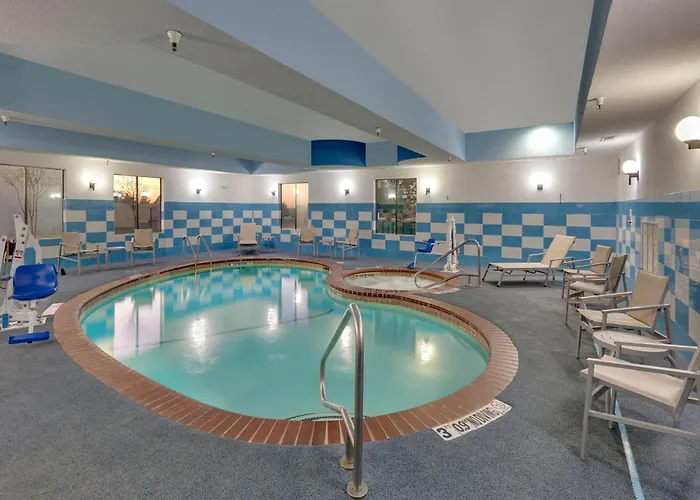 Holiday Inn Express & Suites - Denton North By Ihg