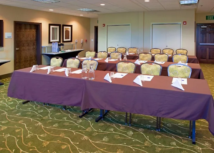 Holiday Inn Express & Suites Logan By Ihg