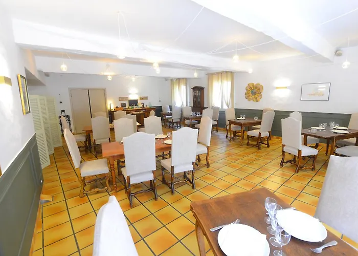 Logis Hotels - Hotel Restaurant Du Midi